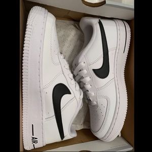 Nike Air Force 1 white/black size 5y